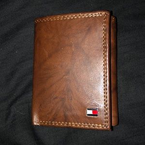 Tommy Hilfiger men’s wallet